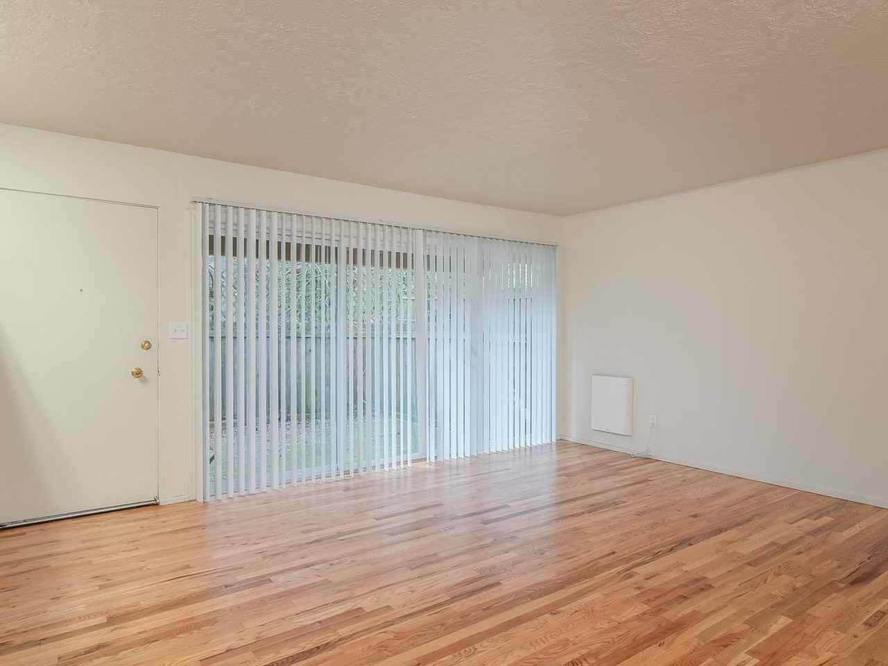 115 Se 73rd Ave Apt P - Photo 3 of 15