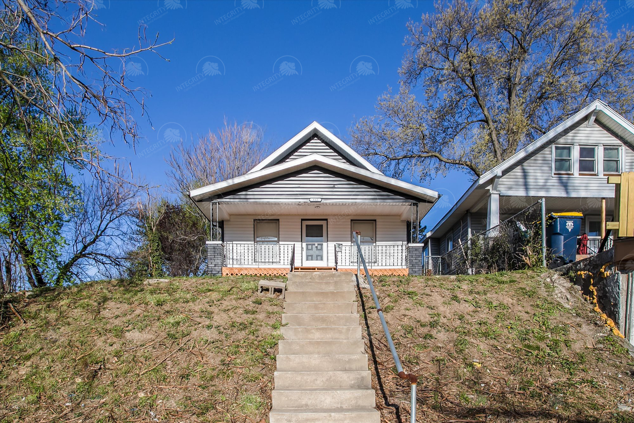 812 Monroe Ave - Photo 3 of 28