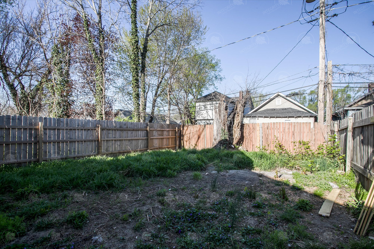 812 Monroe Ave - Photo 7 of 28