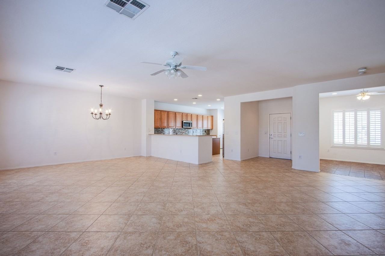 7806 Broadwing Dr - Photo 3 of 42