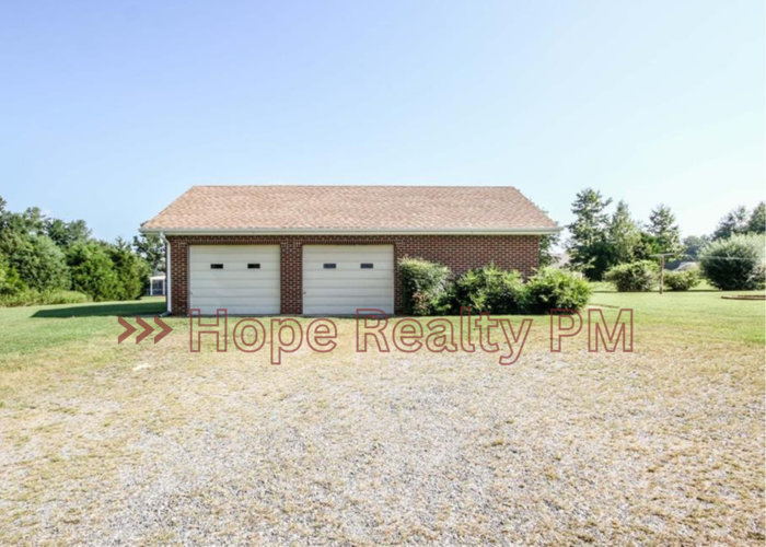 6900 Laurel Spring Rd - Photo 2 of 32