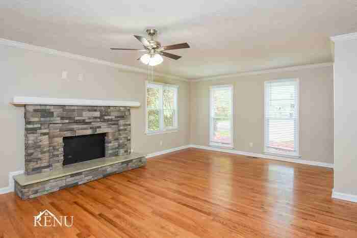 4609 Pine Harbor Ct Ne - Photo 3 of 17
