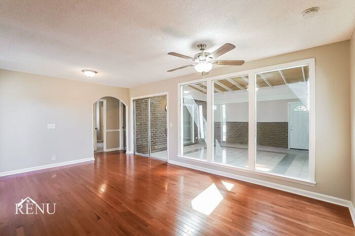 2600 Sailboat Ct - Photo 2 of 17