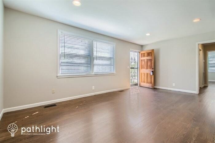 896 Irma Dr - Photo 2 of 14