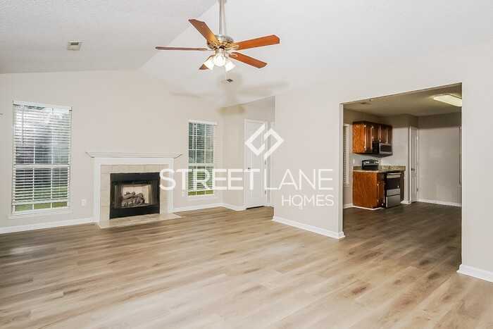 111 Fox Chase Trl - Photo 2 of 16