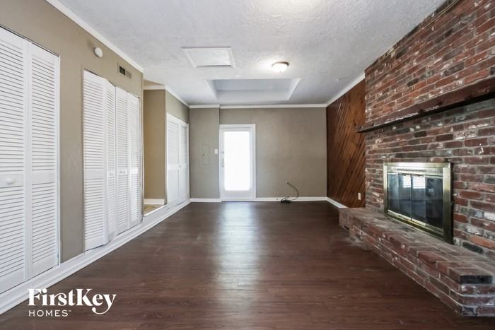 6534 Speights Dr - Photo 3 of 15