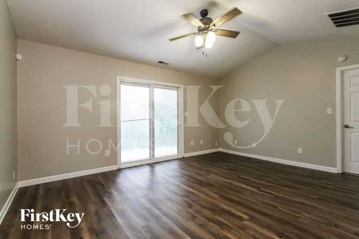 4080 Fairoaks Dr - Photo 2 of 15