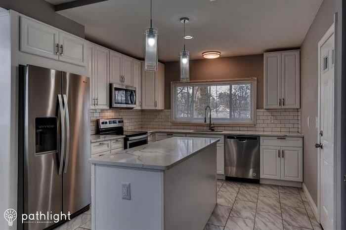 1908 Belmont Ter - Photo 2 of 12