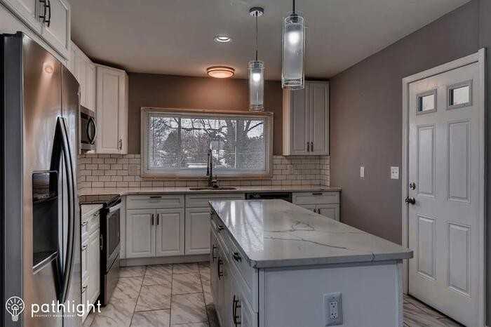 1908 Belmont Ter - Photo 3 of 12