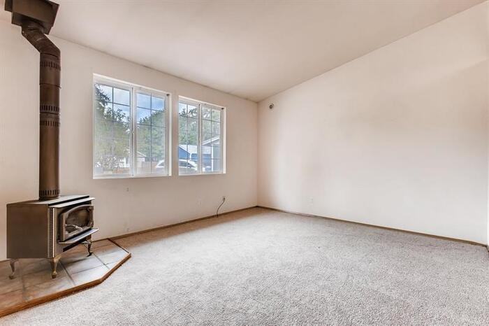 25322 39th Ave E - Photo 2 of 12