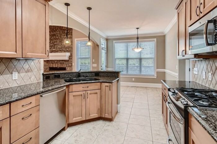 138 Sapphire Dr - Photo 2 of 19