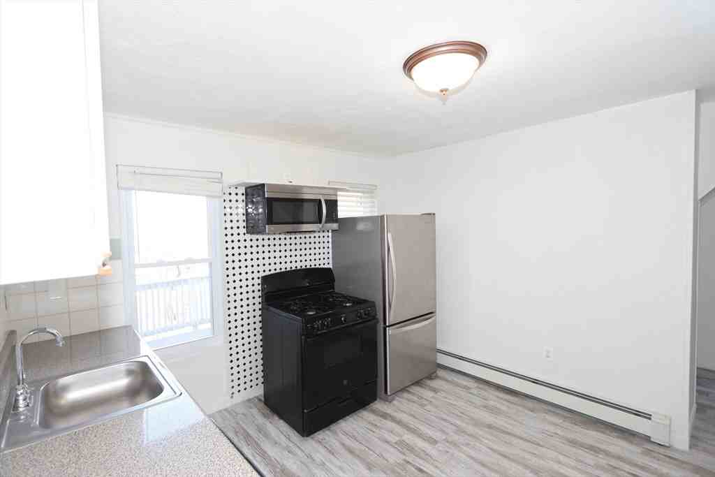 156 Dana Ave #1st - Photo 2 of 15