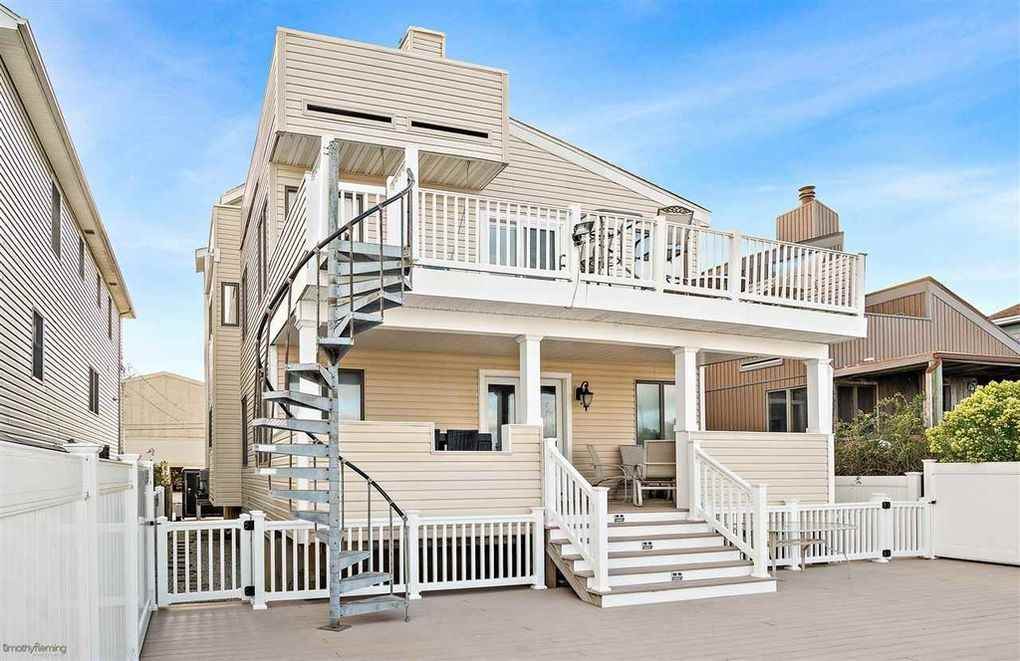 611 West Burk Avenue #A - Photo 2 of 17