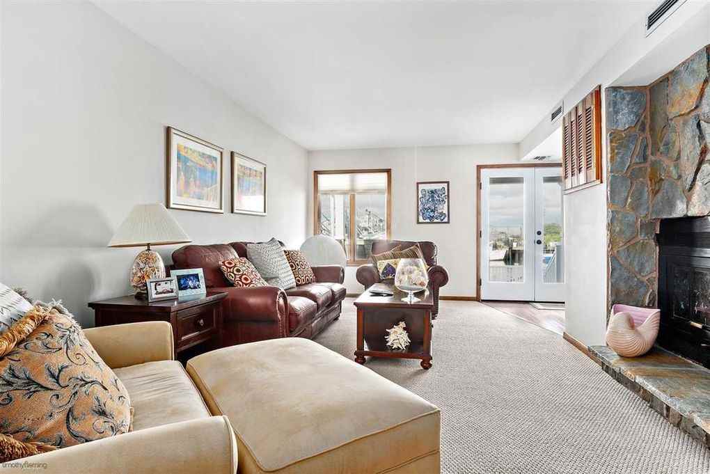 611 West Burk Avenue #A - Photo 4 of 17