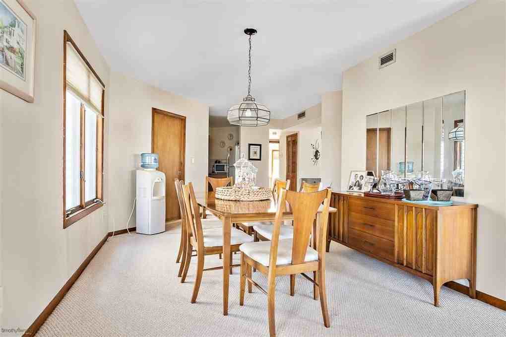 611 West Burk Avenue #A - Photo 6 of 17