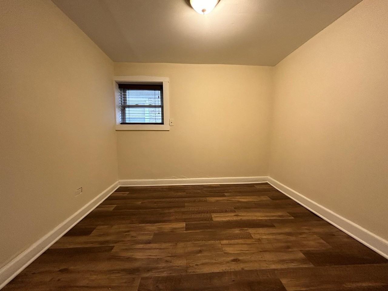 1438 N Kildare Ave - Photo 7 of 11