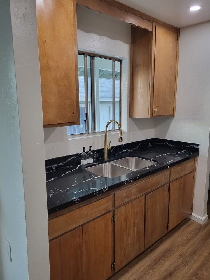 411 Ne 1st Ave #NA - Photo 2 of 8