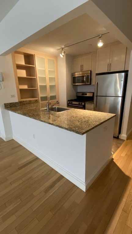 Hanover Sq #21D - Photo 4 of 10