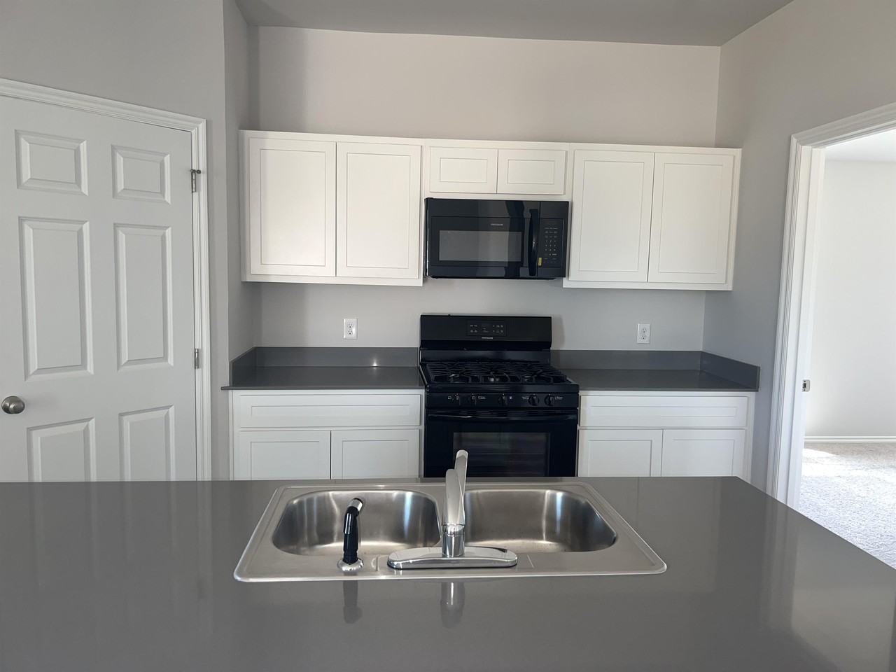 1009 Ichabod Cir #1 - Photo 6 of 23