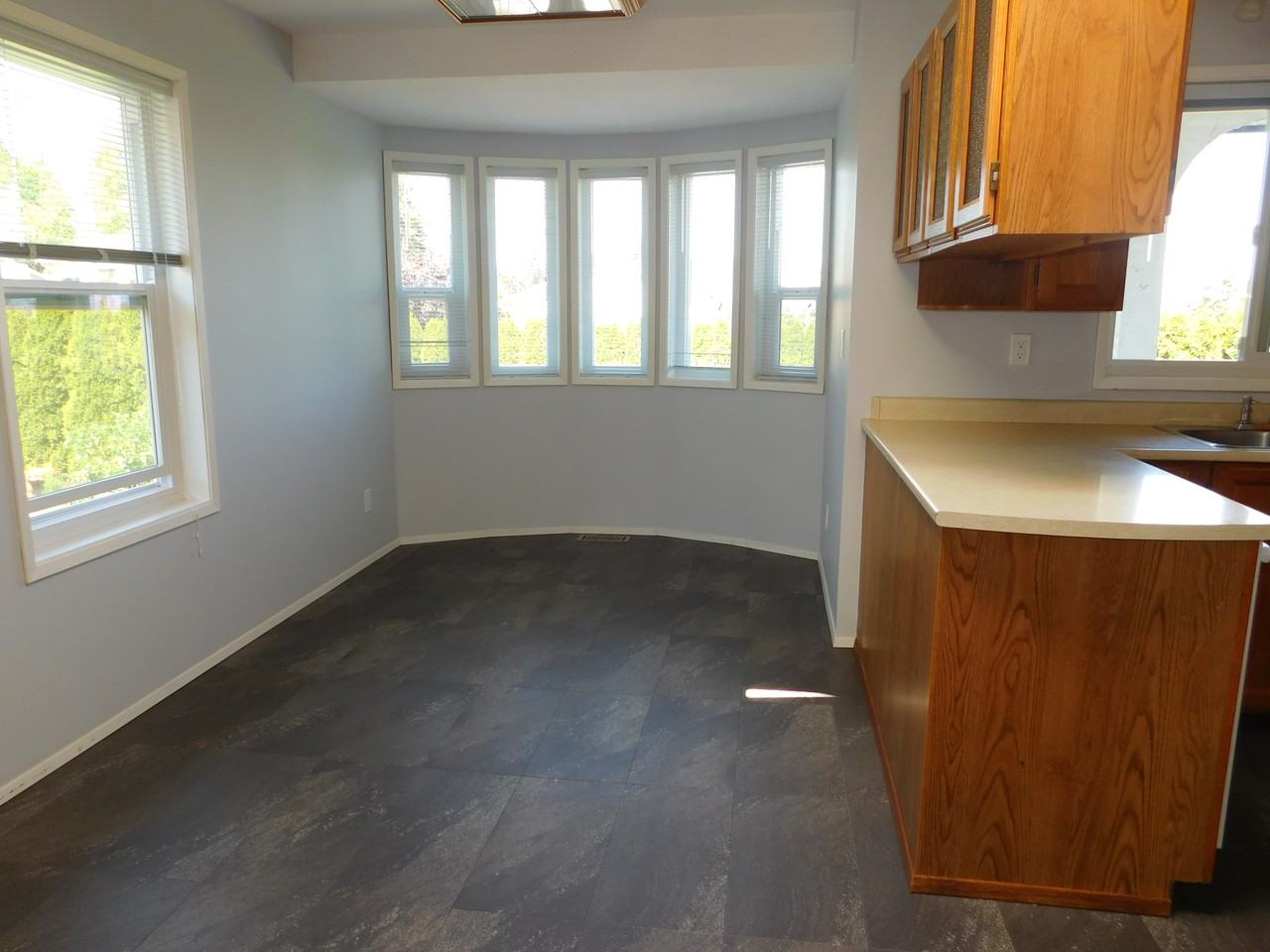 557 Ninth Street Unit A - Photo 2 of 15