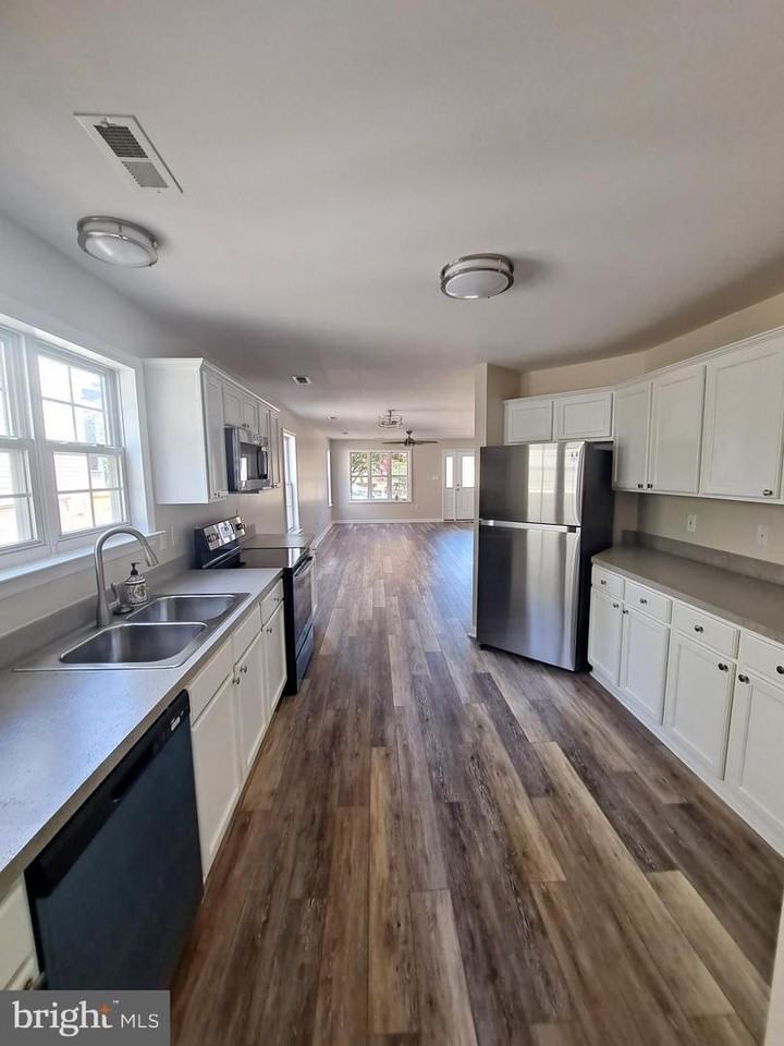 210 Amaret St #1 - Photo 6 of 19