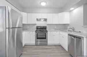 featured image of 400 Fox Shores Dr