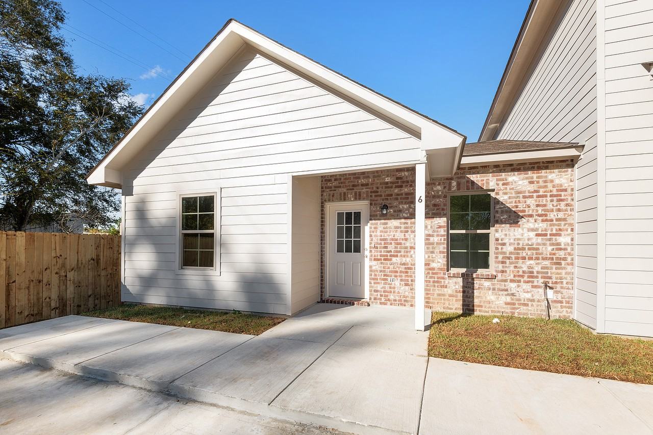 8064 Cecil Dr #2 - Photo 4 of 15