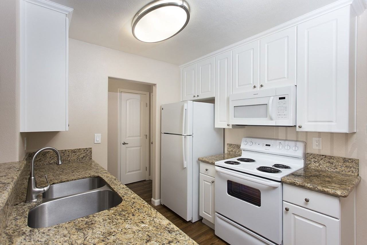 Volterra Apartments - Photo 6 of 32