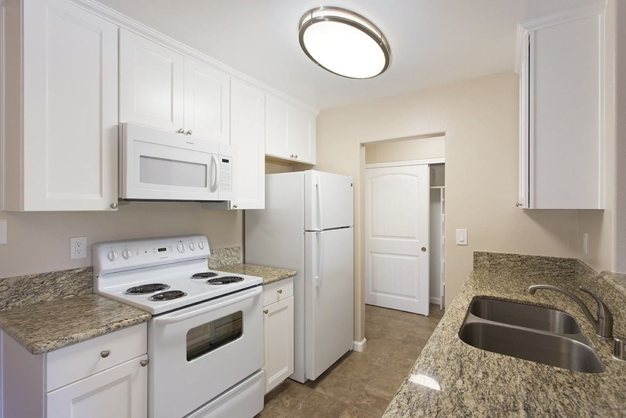 Volterra Apartments - Photo 7 of 32