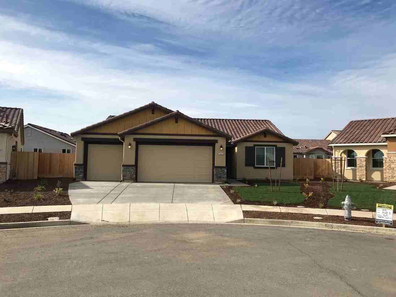 1627 Marsh Ct - Photo 3 of 28