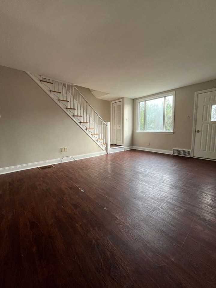 1354 Edgehill Rd - Photo 2 of 20