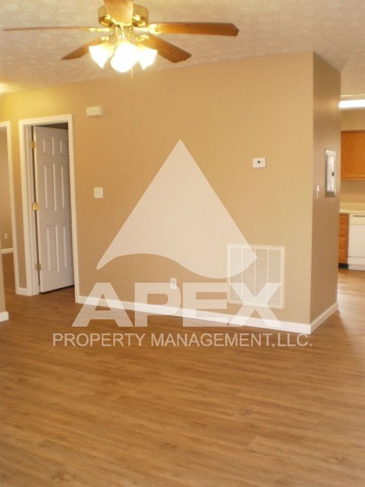 7509 - 7511 Glenwalker Lane - Photo 2 of 17