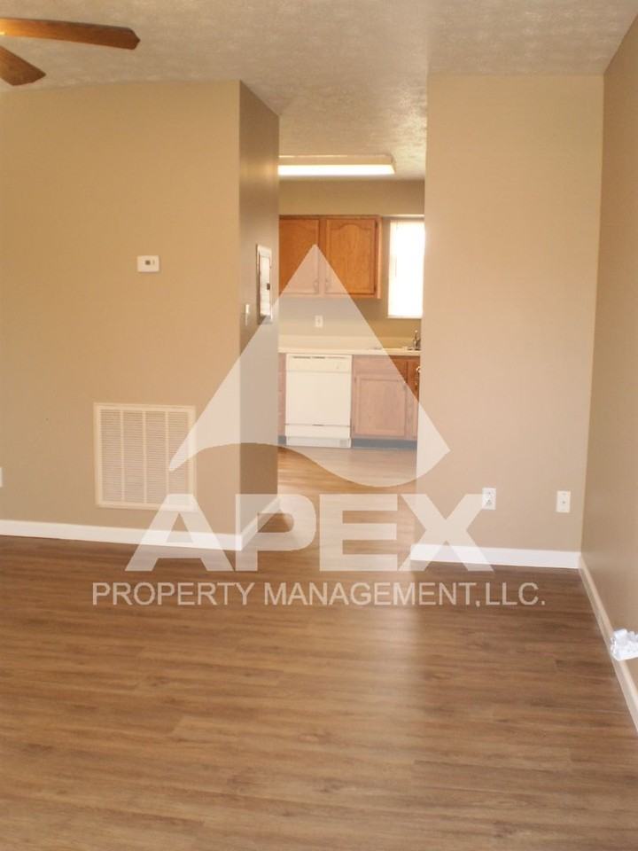 7509 - 7511 Glenwalker Lane - Photo 3 of 17