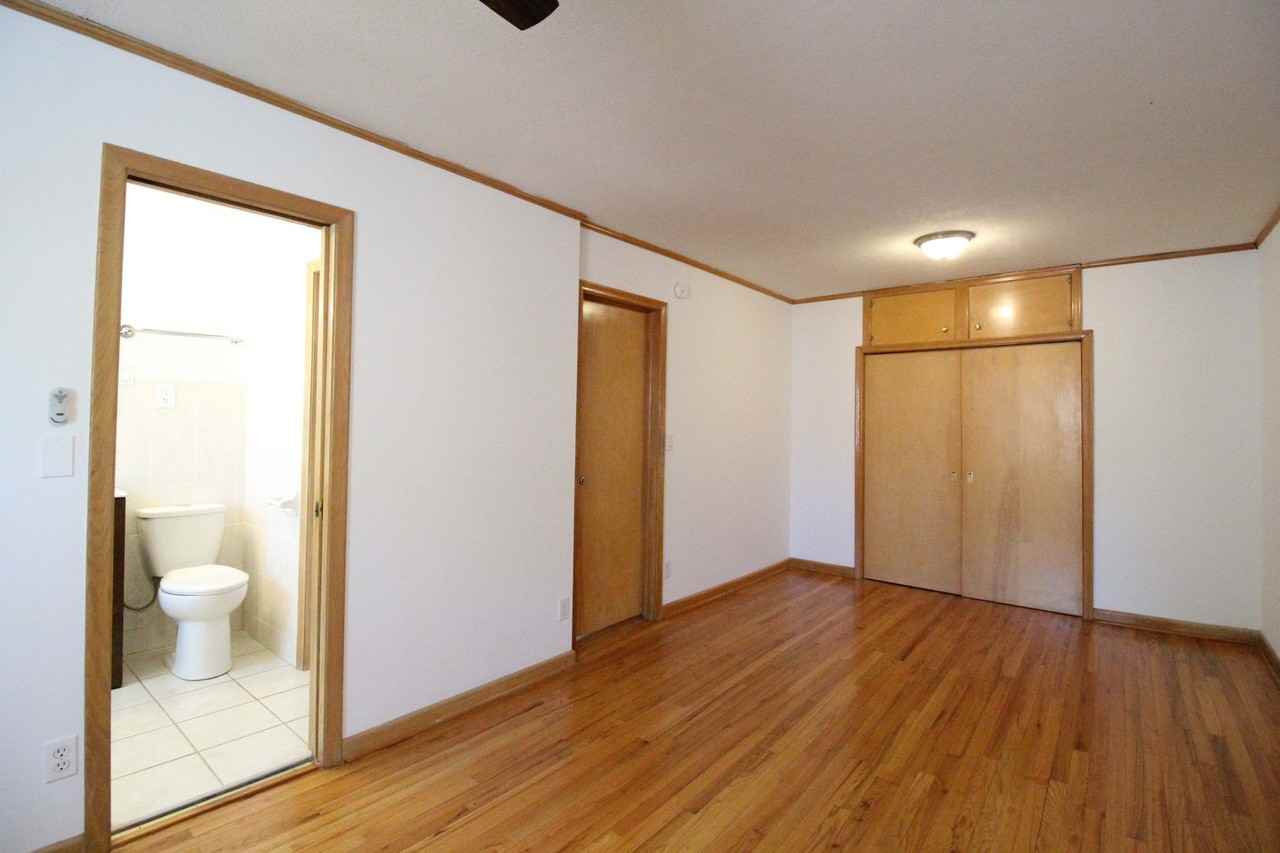 1312 W 39th St #1 - Photo 7 of 14