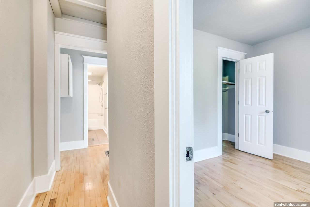 1202-1318 Summit Ave. - Photo 7 of 41