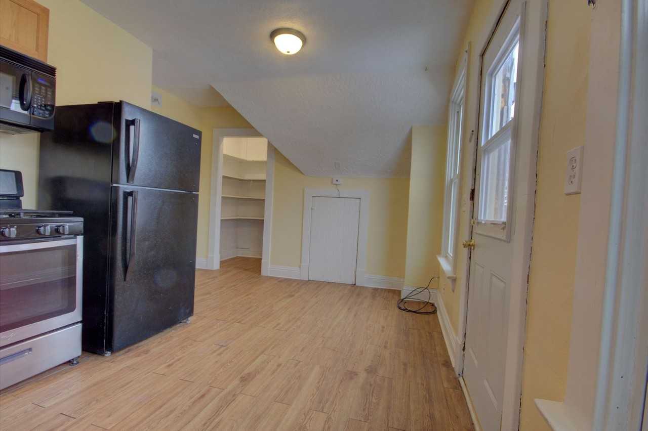 618 E 15th St - Photo 2 of 24