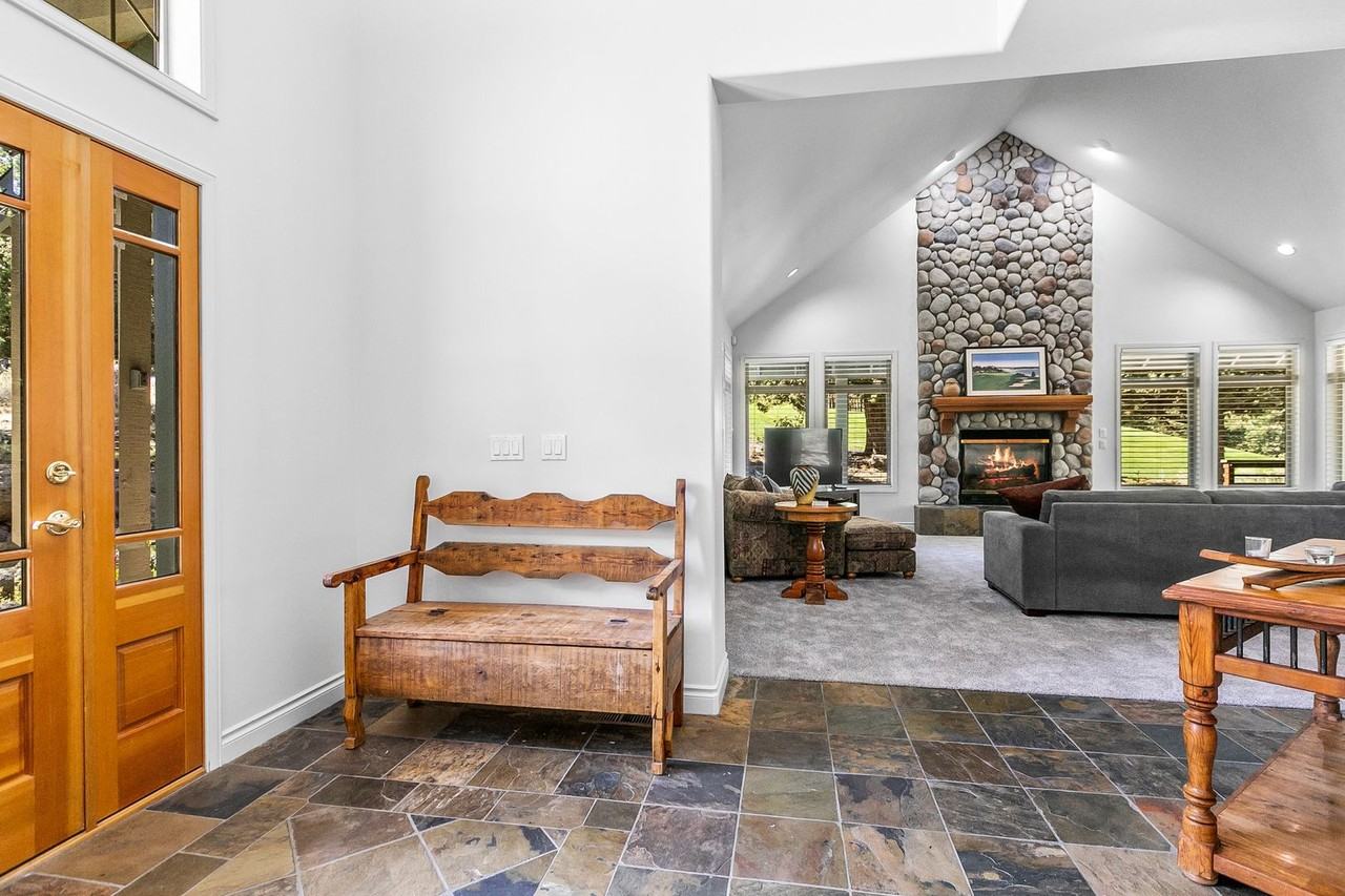 2650 Nw Hilton Ct - Photo 2 of 30