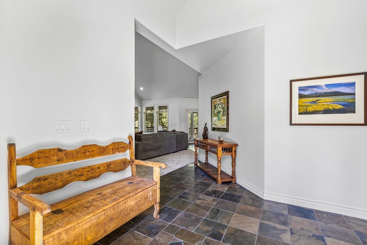 2650 Nw Hilton Ct - Photo 3 of 30