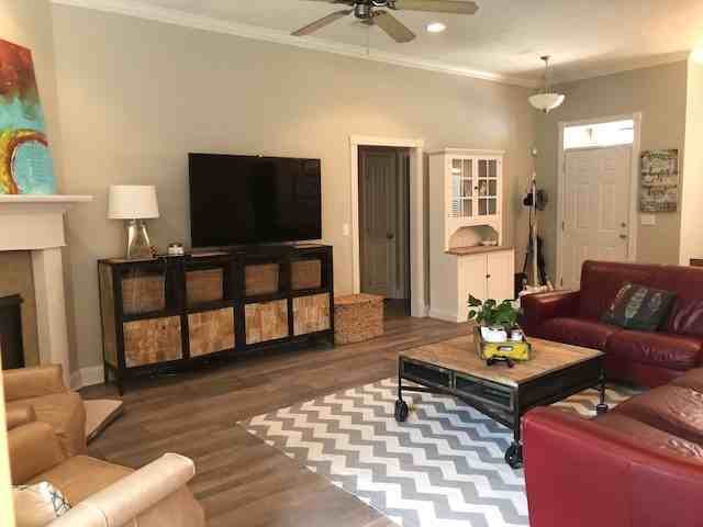 611 Huntington Dr - Photo 2 of 14