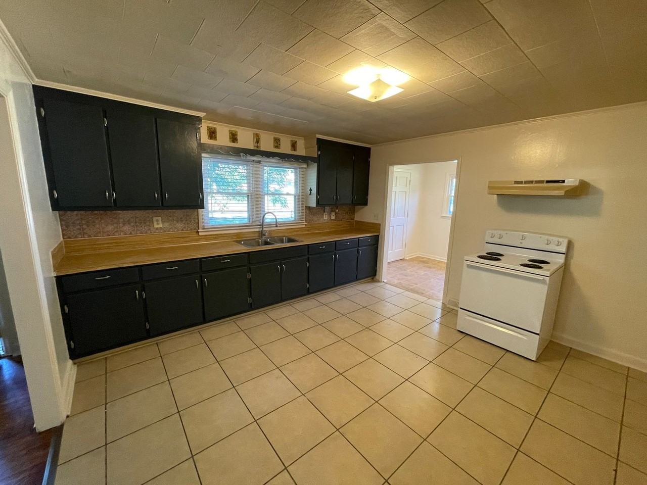 110 Timms St - Photo 3 of 16