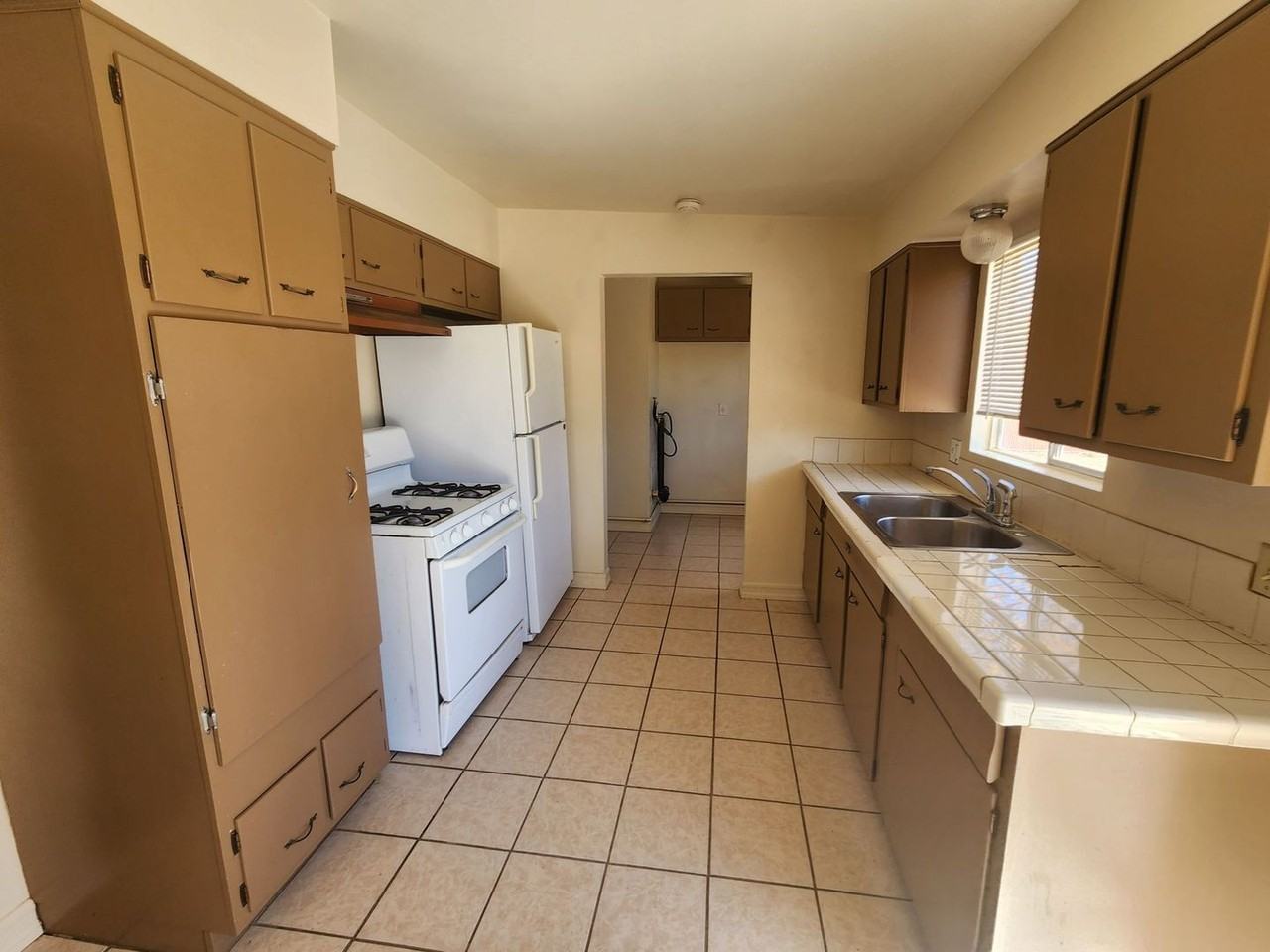 6819 Ivanpah Ave - Photo 3 of 13