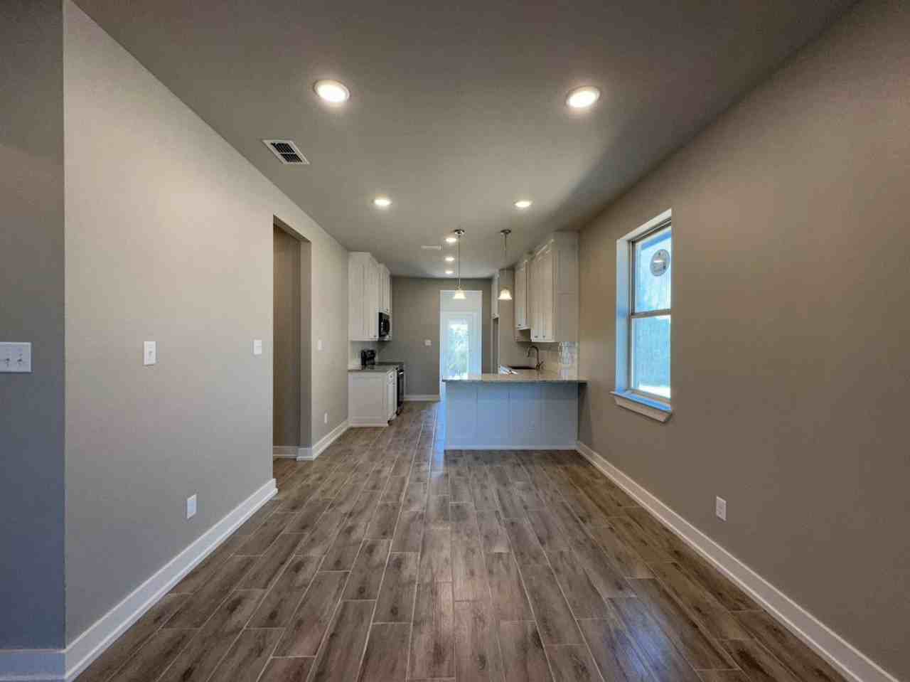 205 Lindsey Ln - Photo 6 of 25