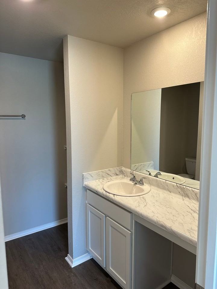 5115 Yukon Dr - Photo 5 of 24