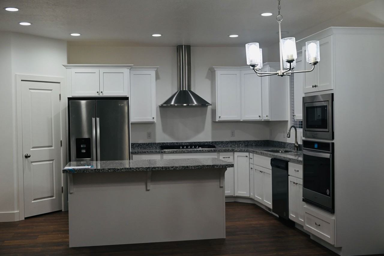 9534 S Oakeson Park Ct - Photo 5 of 35