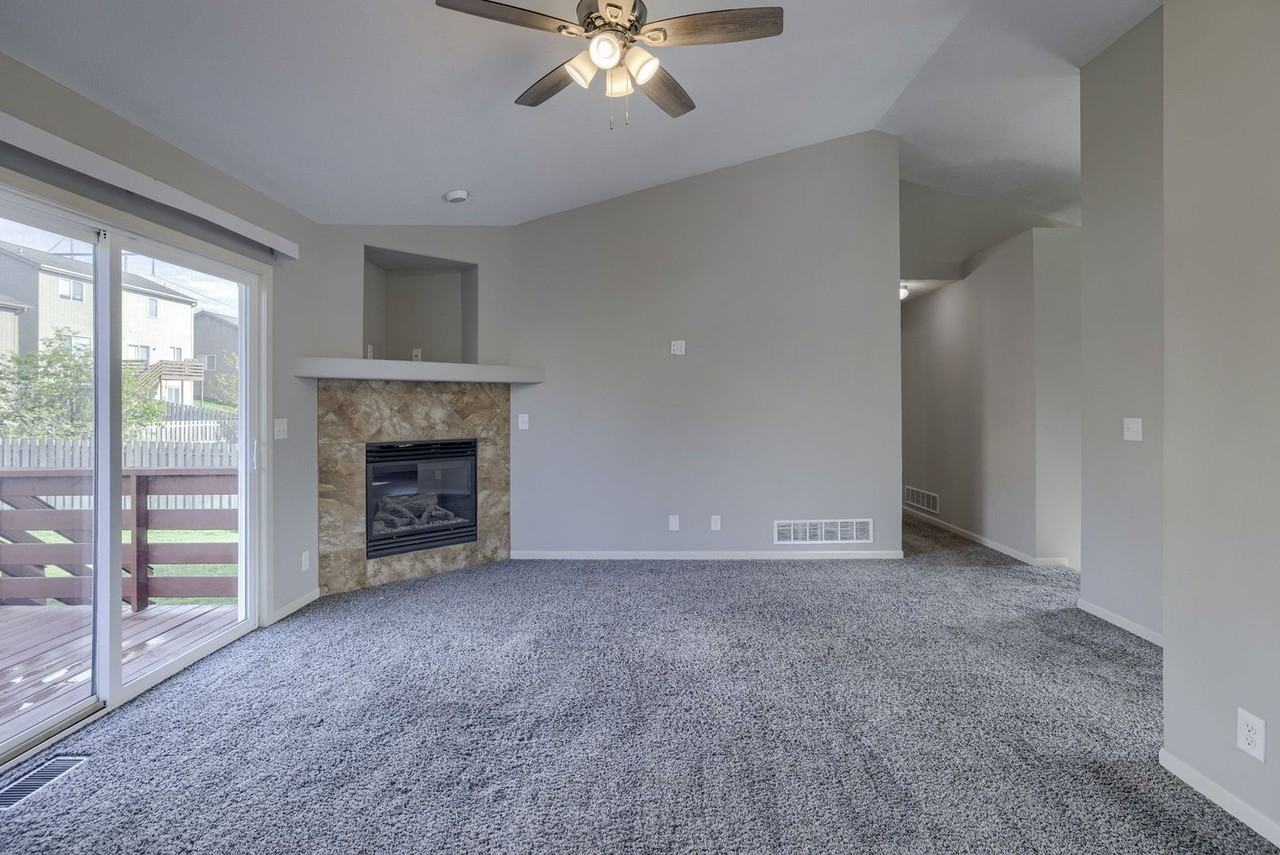 6121 S 190th Ter - Photo 5 of 24