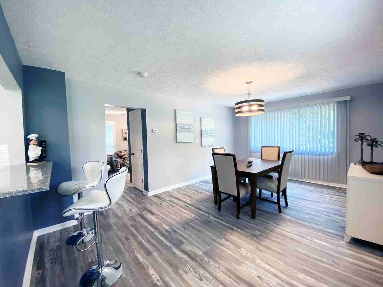 7287 Wright Ave - Photo 4 of 18