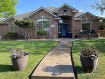 5827 Nicholas Cir - Photo 1 of 1