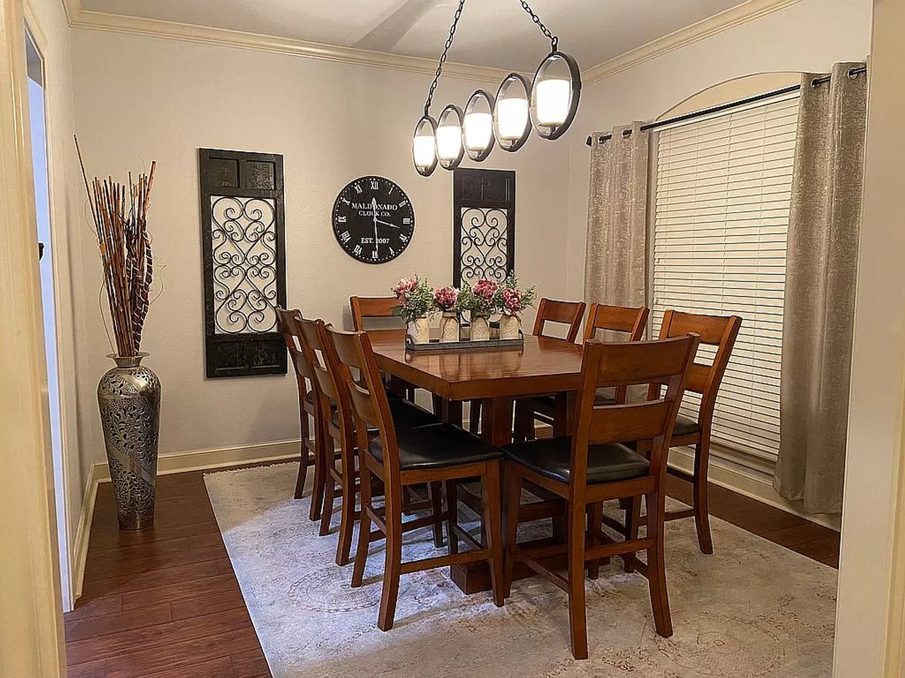 5827 Nicholas Cir - Photo 5 of 32