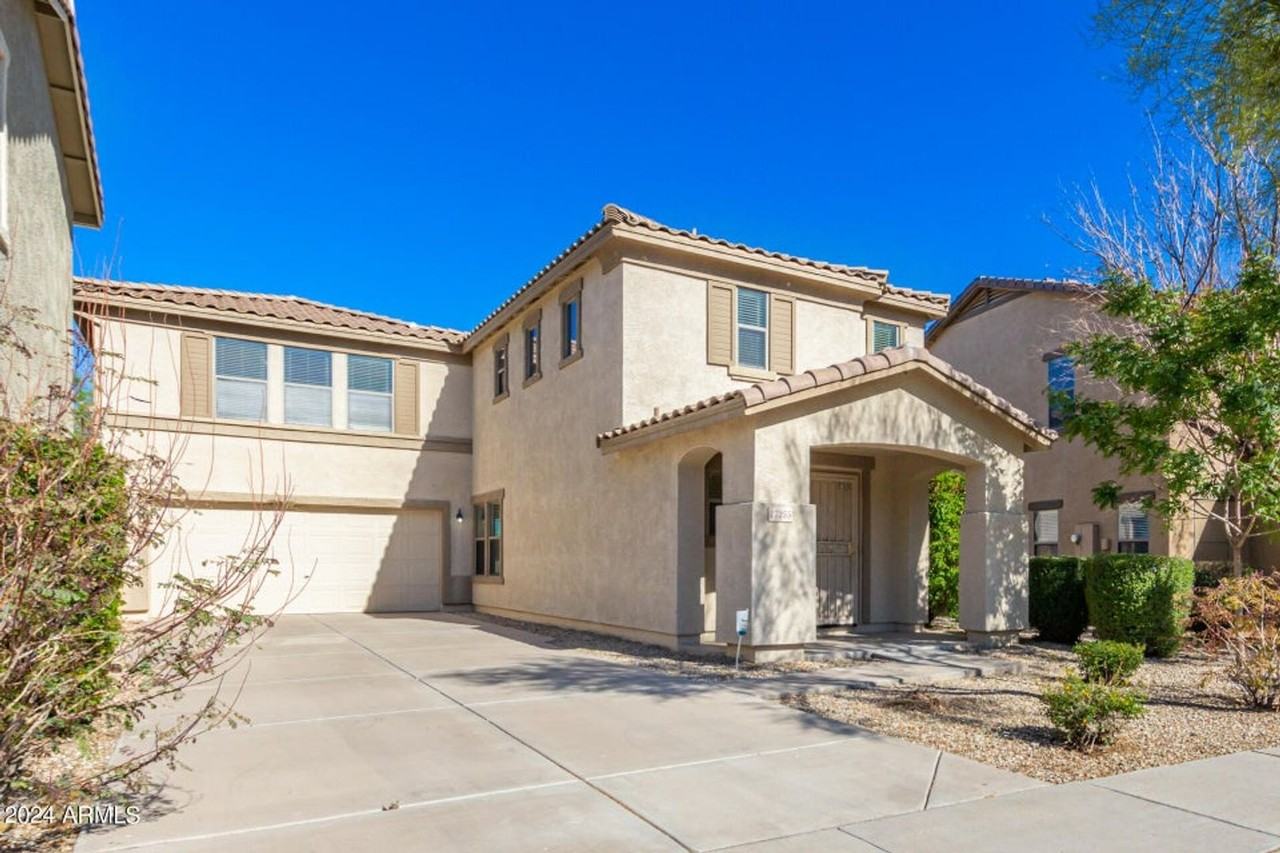 17255 N 184th Dr - Photo 4 of 44