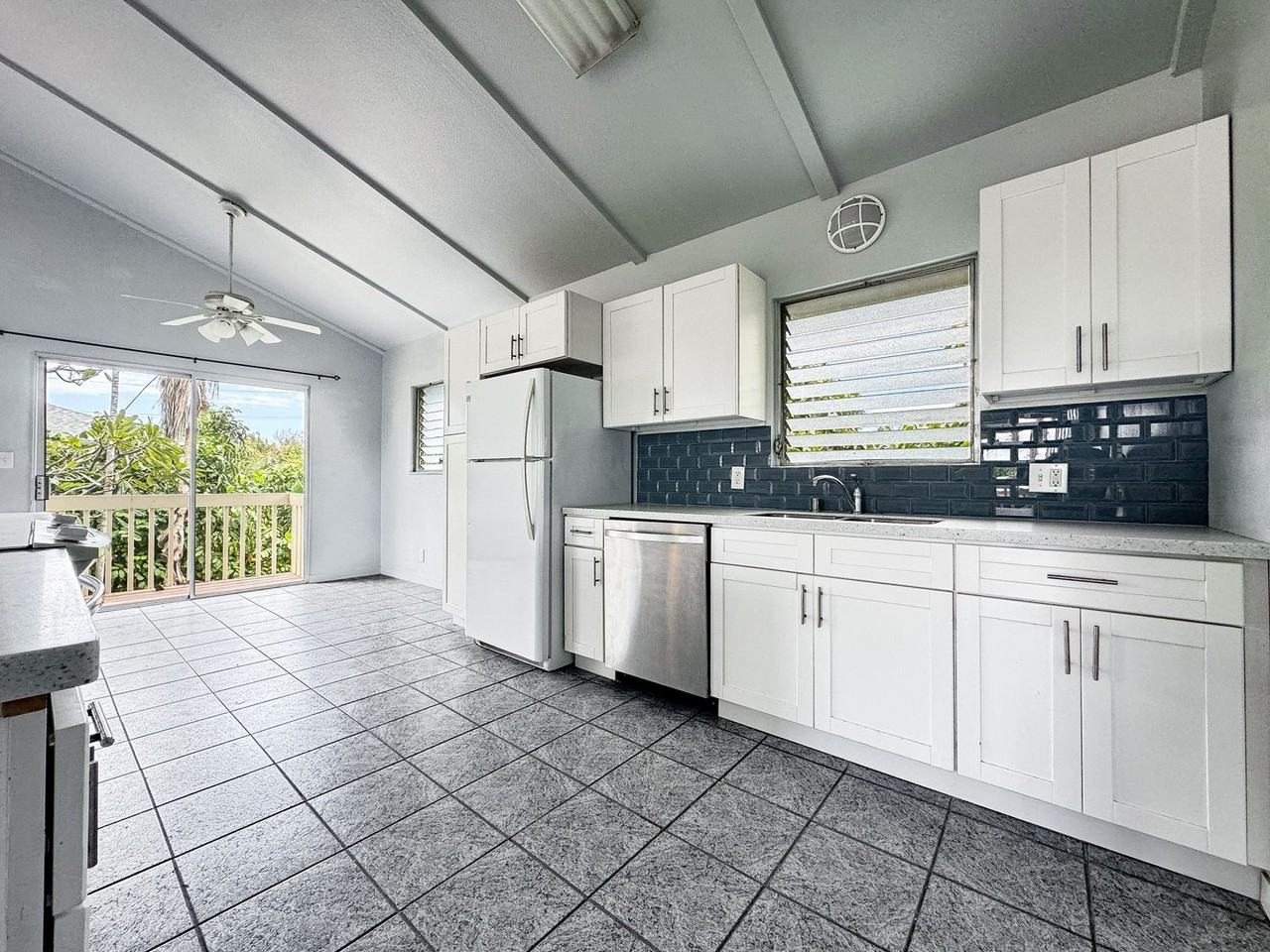 835b N. Kalaheo Ave. - Photo 3 of 12